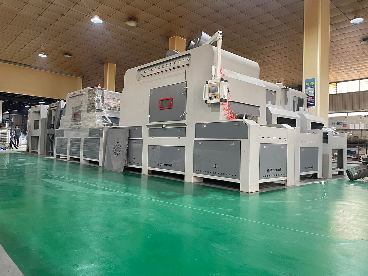 深圳百超機械大型輸送式自動噴砂機設備